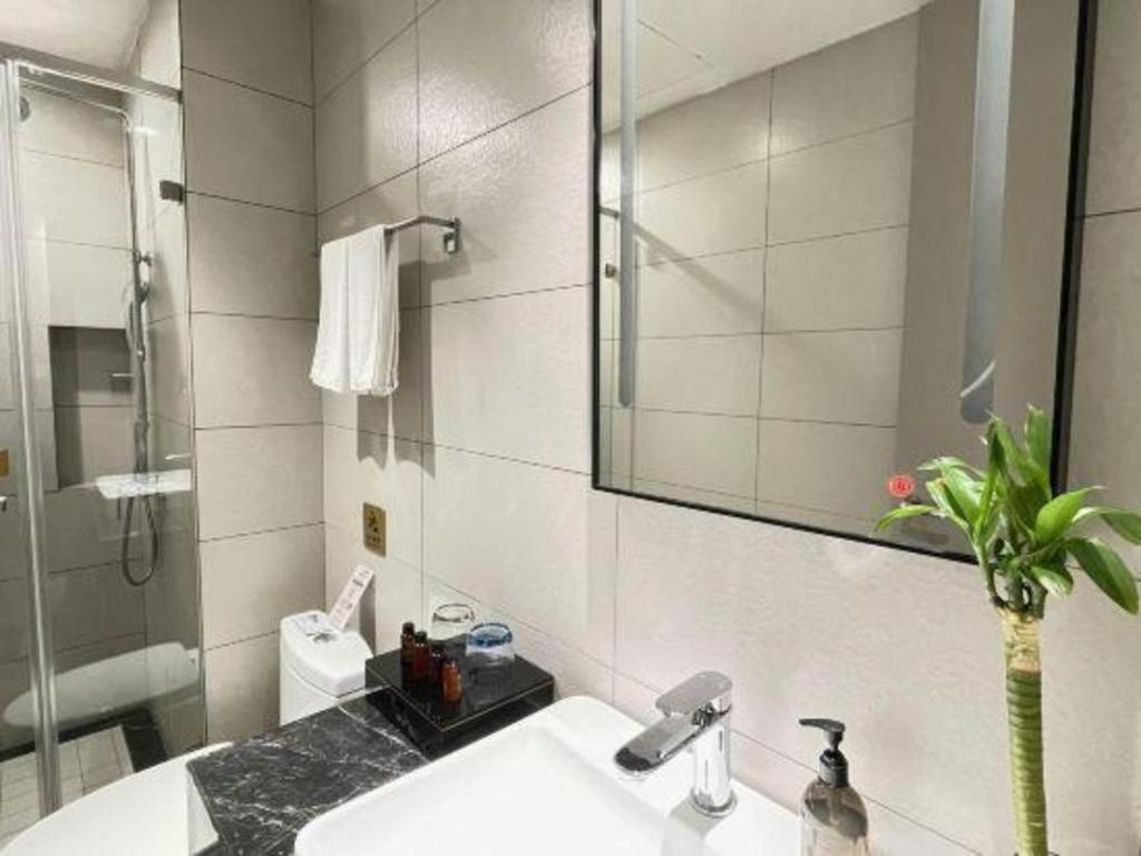 Home Inn Kunming Baita Road 昆明 外观 照片