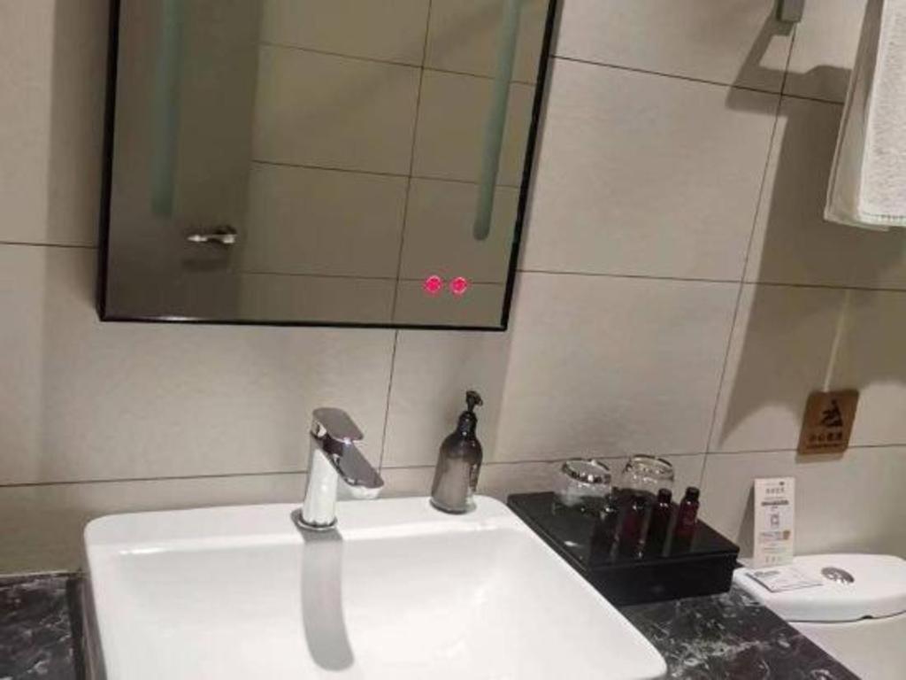 Home Inn Kunming Baita Road 昆明 外观 照片