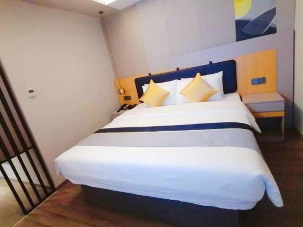 Home Inn Kunming Baita Road 昆明 外观 照片
